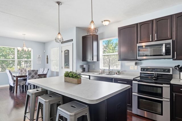 398 Hanton Way, Columbus, OH 43213