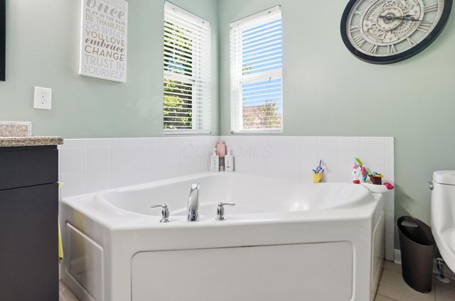 398 Hanton Way, Columbus, OH 43213