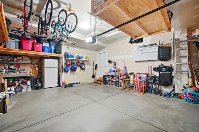 398 Hanton Way, Columbus, OH 43213