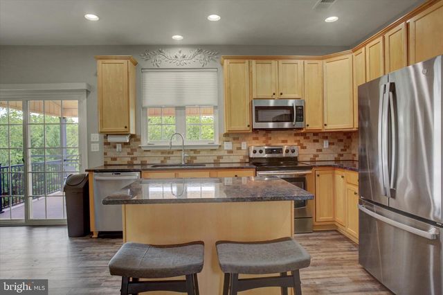 641 SHANNON DR N, Greencastle, PA 17225