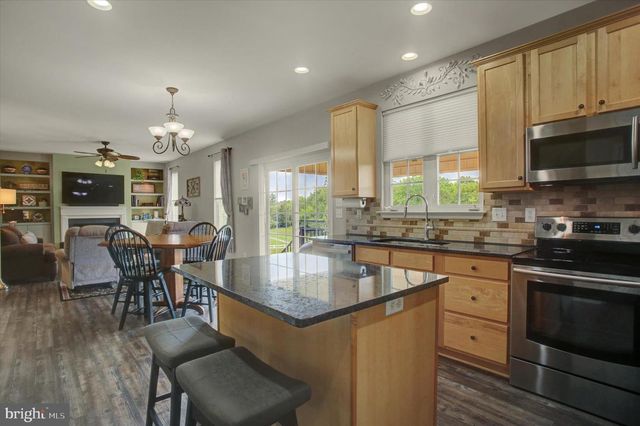 641 SHANNON DR N, Greencastle, PA 17225
