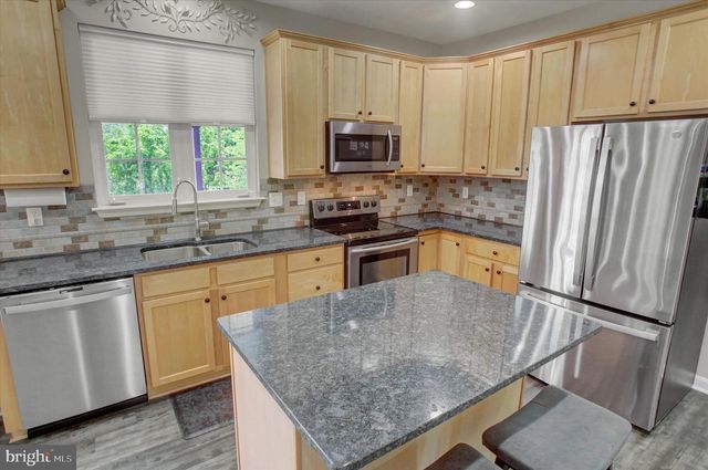 641 SHANNON DR N, Greencastle, PA 17225