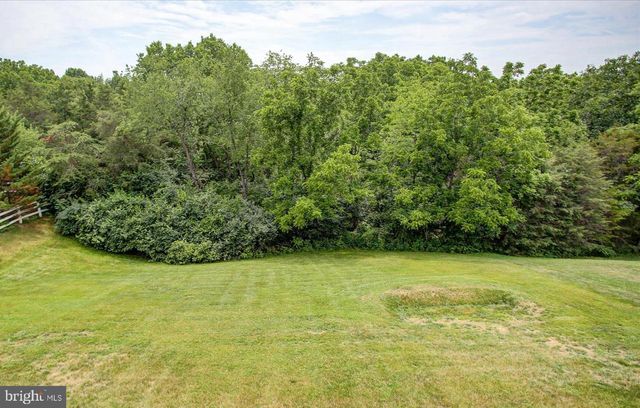 641 SHANNON DR N, Greencastle, PA 17225