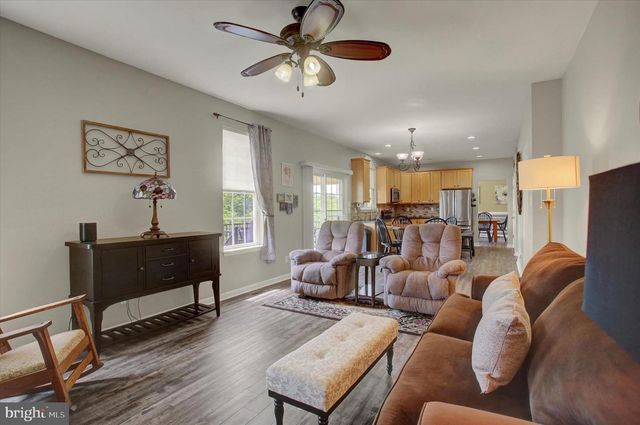 641 SHANNON DR N, Greencastle, PA 17225