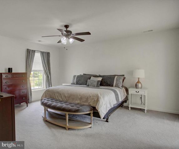 641 SHANNON DR N, Greencastle, PA 17225