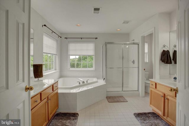 641 SHANNON DR N, Greencastle, PA 17225