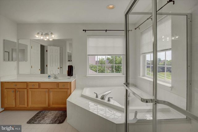 641 SHANNON DR N, Greencastle, PA 17225