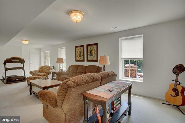 641 SHANNON DR N, Greencastle, PA 17225