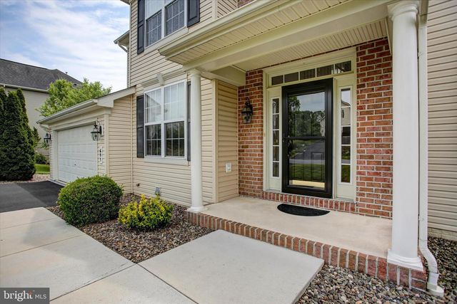 641 SHANNON DR N, Greencastle, PA 17225