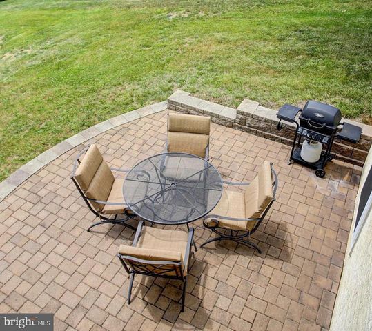 641 SHANNON DR N, Greencastle, PA 17225