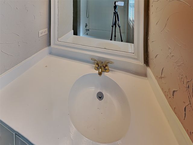 7224 Jewell Avenue, Fort Worth, TX 76112