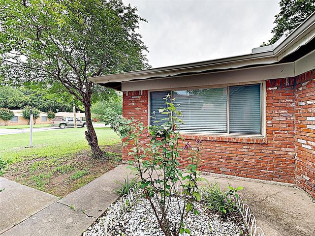 7224 Jewell Avenue, Fort Worth, TX 76112