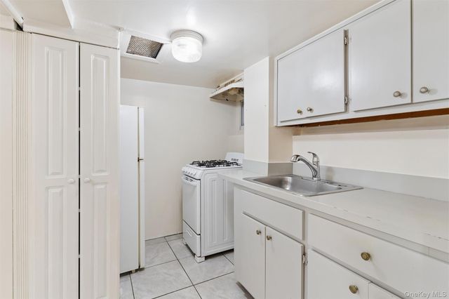 139-18 86th Avenue, Briarwood, NY 11435