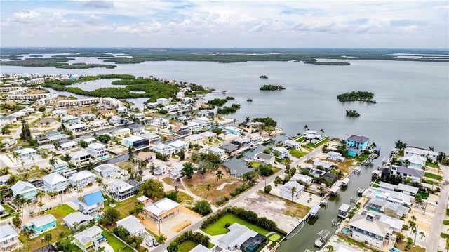 175 Bahia VIA, Fort Myers Beach, FL 33931