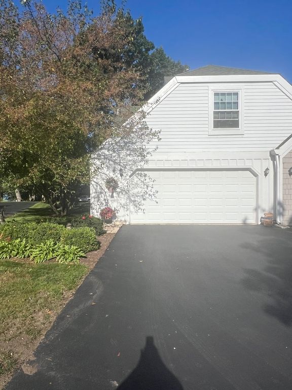 413 Country Lane Court, Wauconda, IL 60084 — exterior
