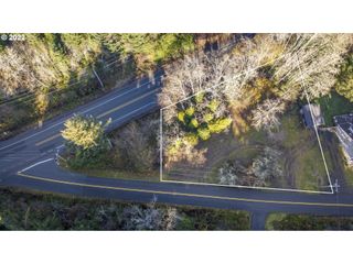 90221 WALKER Ln, Coos Bay, OR 97420