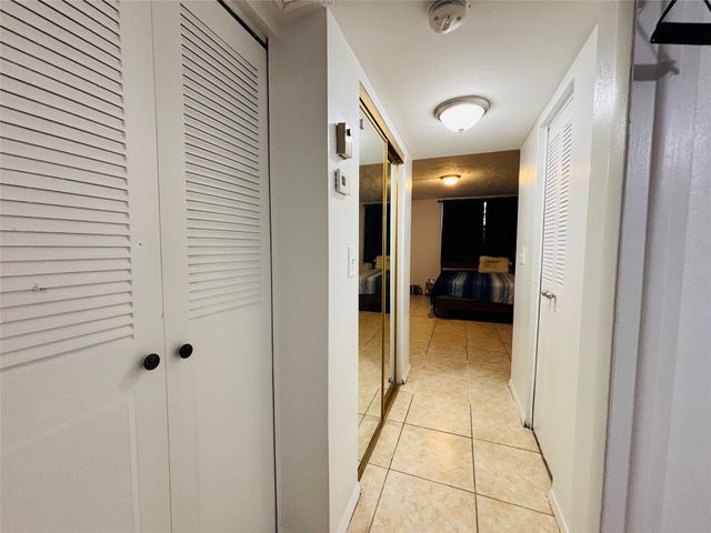 7300 NW 17th Street 405, Plantation, FL 33313