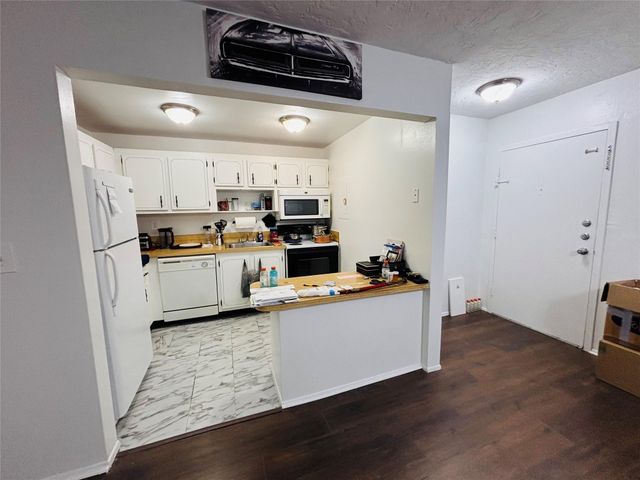 7300 NW 17th Street 405, Plantation, FL 33313