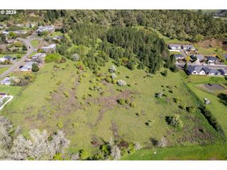 Ne RIFLE RANGE St, Roseburg, OR 97470
