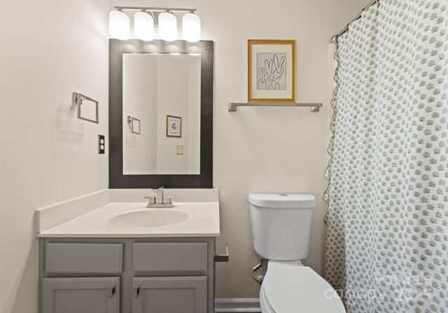 9930 Treeside Lane, Matthews, NC 28105