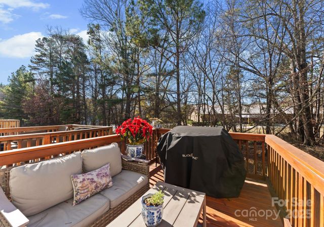 9930 Treeside Lane, Matthews, NC 28105
