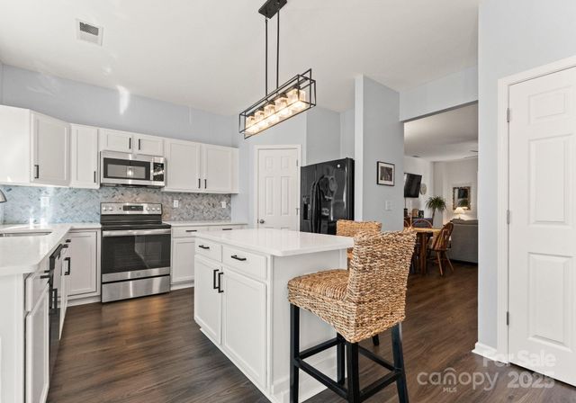 9930 Treeside Lane, Matthews, NC 28105