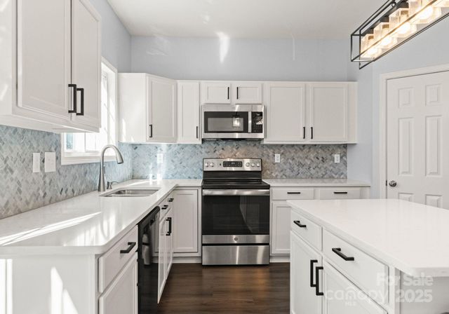 9930 Treeside Lane, Matthews, NC 28105