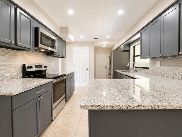 1612 MARTIN LUTHER KING JR AVENUE, Lakeland, FL 33805