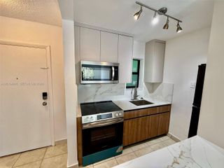 1530 SW 2nd St 304, Miami, FL 33135