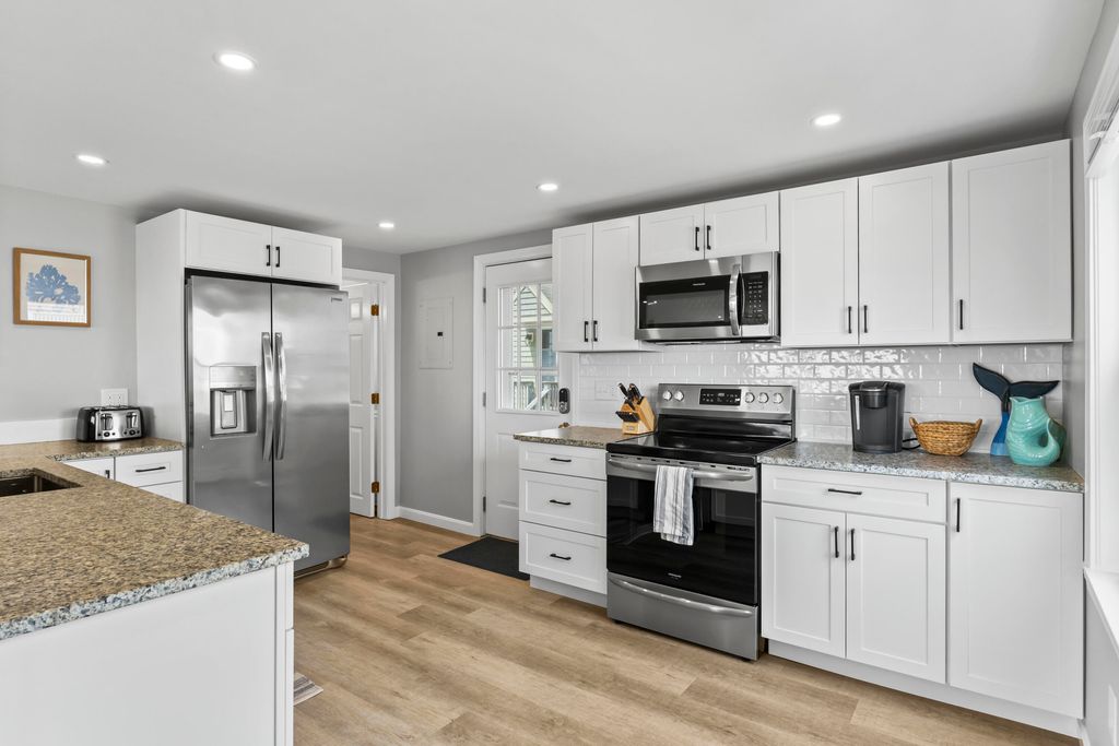 175 Beach Avenue 2, Kennebunk, ME 04043 — photo 5