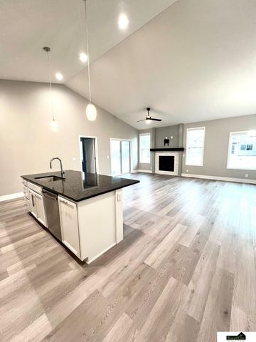 765 W Panorama Road, Lincoln, NE 68523