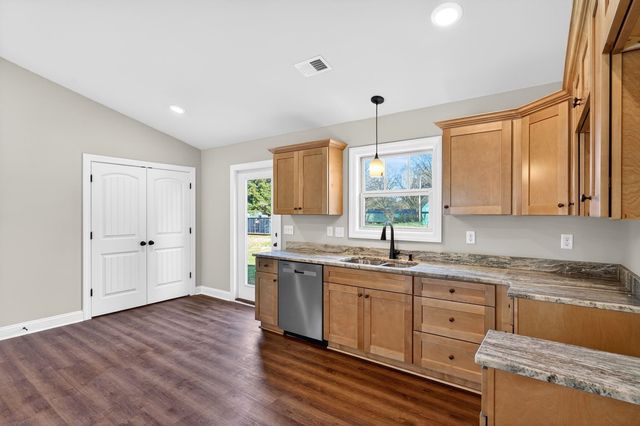 214 Gaffney Ave, Gaffney, SC 29341