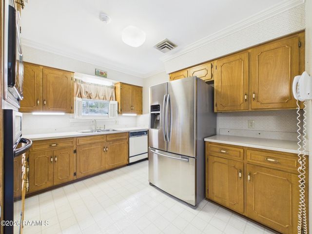 207 S William Drive, Lafayette, LA 70506