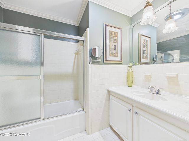 207 S William Drive, Lafayette, LA 70506