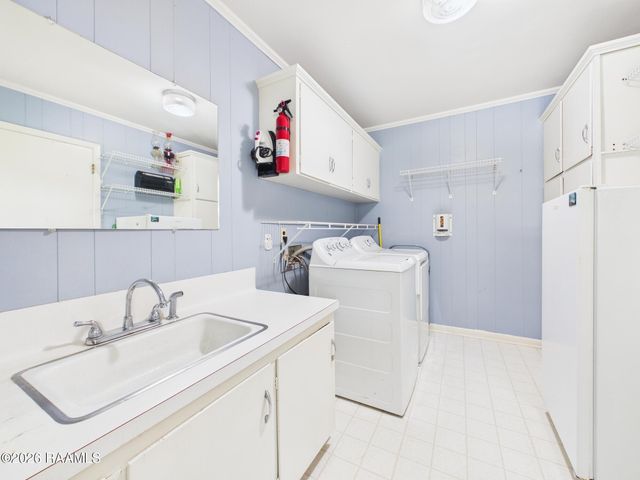 207 S William Drive, Lafayette, LA 70506