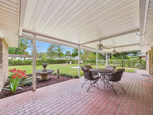 207 S William Drive, Lafayette, LA 70506