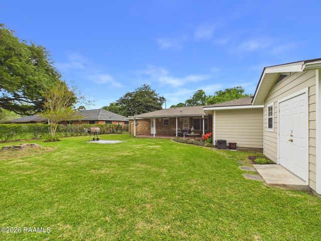207 S William Drive, Lafayette, LA 70506