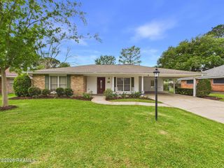 207 S William Drive, Lafayette, LA 70506