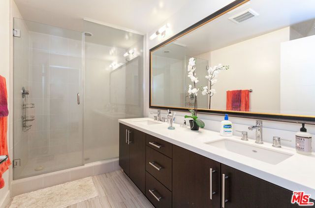 2924 Rowena Avenue 1, Los Angeles, CA 90039