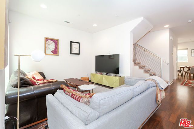 2924 Rowena Avenue 1, Los Angeles, CA 90039