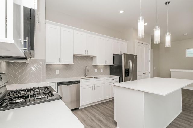 8318 Curry Road, Houston, TX 77093