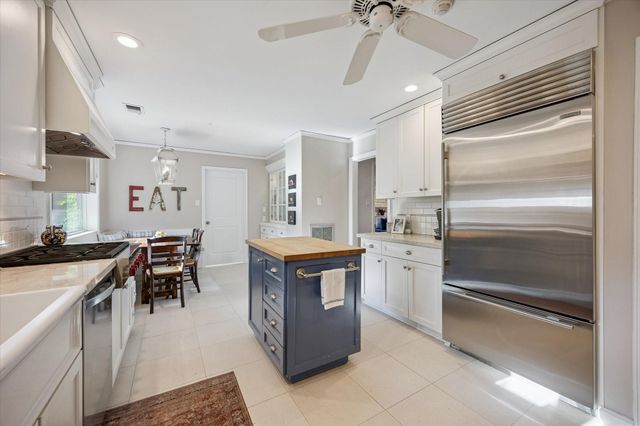 5222 Birdwood Road, Houston, TX 77096