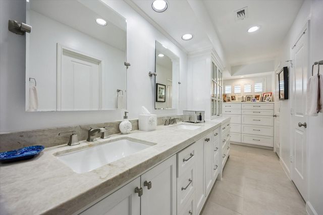 5222 Birdwood Road, Houston, TX 77096