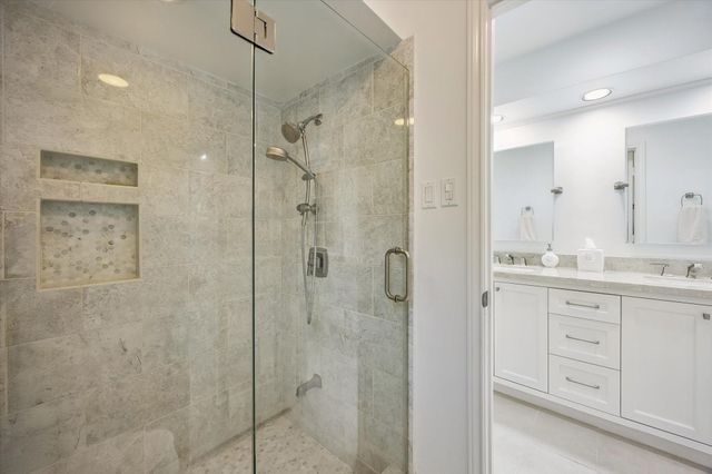 5222 Birdwood Road, Houston, TX 77096