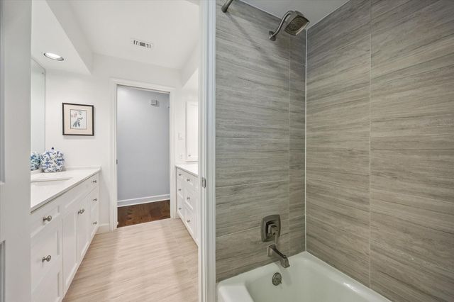 5222 Birdwood Road, Houston, TX 77096