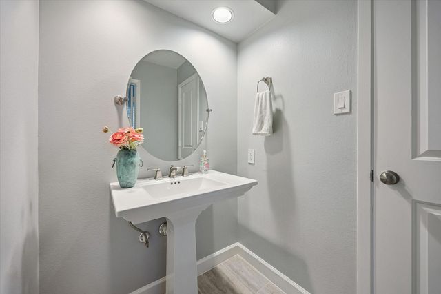 5222 Birdwood Road, Houston, TX 77096