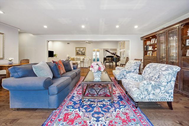 5222 Birdwood Road, Houston, TX 77096