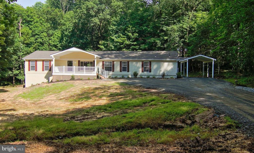 1982 WEISSTOWN RD, Boyertown, PA 19512