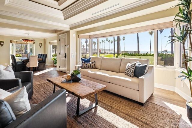 8405 El Paseo Grande, La Jolla, CA 92037