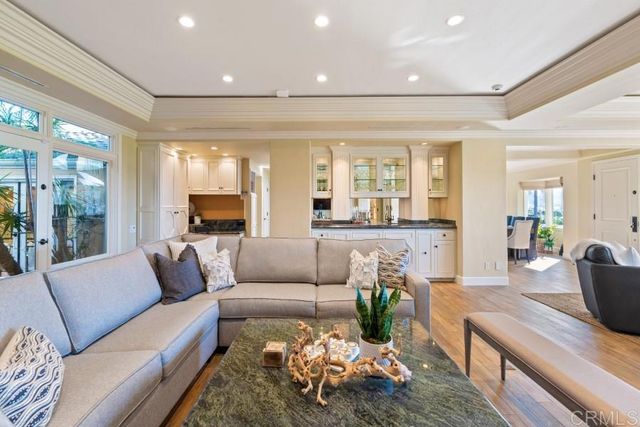 8405 El Paseo Grande, La Jolla, CA 92037